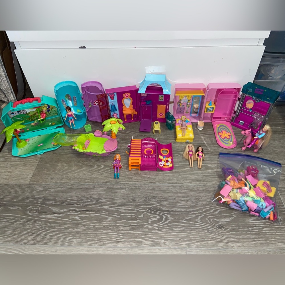 Lot of Polly Pocket Playsets and Accessories